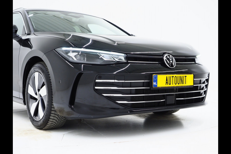 Volkswagen Passat Variant 1.5 eHybrid 204PK | Leder/Alcantara | Massage | Trekhaak | HUD | Camera | Adaptive Cruise | Sfeerlicht | Carplay