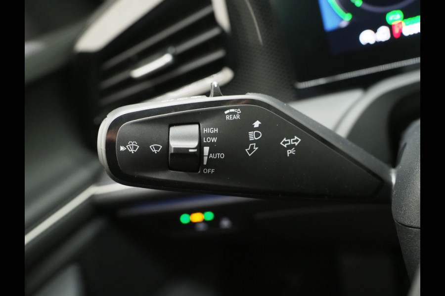 Volkswagen Passat Variant 1.5 eHybrid 204PK | Leder/Alcantara | Massage | Trekhaak | HUD | Camera | Adaptive Cruise | Sfeerlicht | Carplay