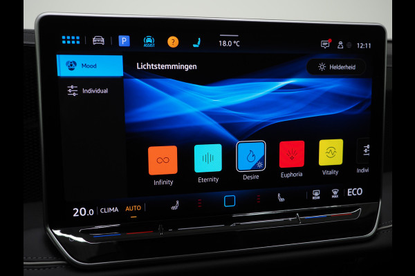 Volkswagen Passat Variant 1.5 eHybrid 204PK | Leder/Alcantara | Massage | Trekhaak | HUD | Camera | Adaptive Cruise | Sfeerlicht | Carplay