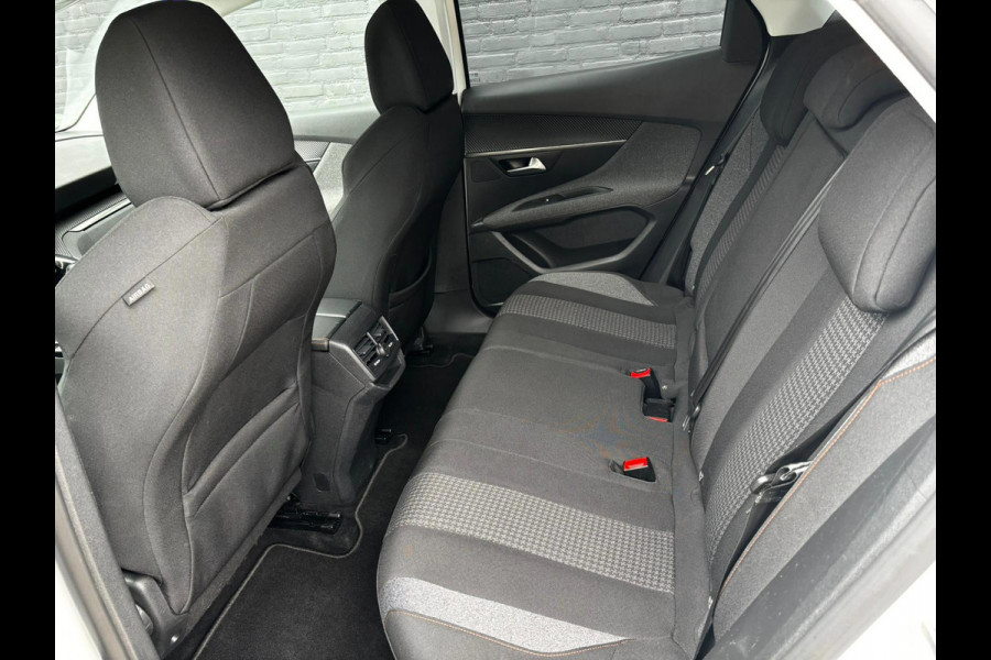 Peugeot 3008 1.2 PureTech Blue Lease Executive CAMERA | PDC | CRUISE | NWE APK
