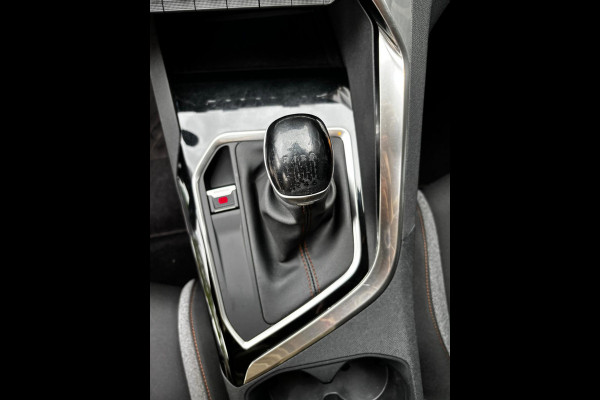 Peugeot 3008 1.2 PureTech Blue Lease Executive CAMERA | PDC | CRUISE | NWE APK