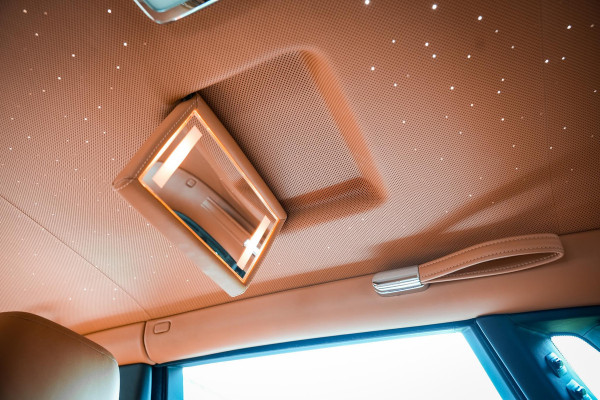 Rolls-Royce Phantom 6.7 V12 Starlight Headliner Rear Theatre Individual Rear Seats 22-Inch Polished Wheels