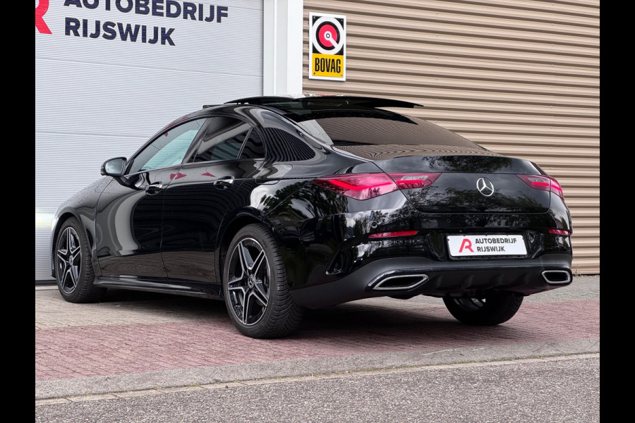 Mercedes-Benz CLA-Klasse 180 AMG Line Pano/360/Sfeer/Dodehoek