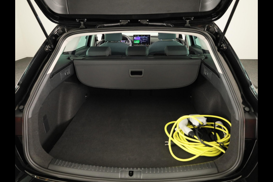 Seat Leon Sportstourer 1.5 TSI e-Hybrid Style Business Intense 204 pk Automaat | Verlengde garantie | Navigatie | Parkeersensoren (Park assist) | Achteruitrijcamera | Adaptieve cruise control |