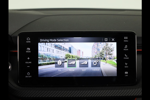 Škoda Kamiq 1.0 TSI Monte Carlo 115 pk | Verlengde garantie | Navigatie via App | Panoramadak | Parkeersensoren | Achteruitrijcamera | Adaptieve cruise controle