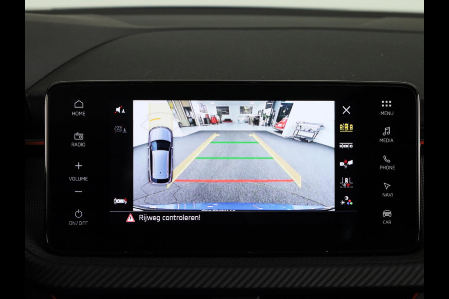 Škoda Kamiq 1.0 TSI Monte Carlo 115 pk | Verlengde garantie | Navigatie via App | Panoramadak | Parkeersensoren | Achteruitrijcamera | Adaptieve cruise controle