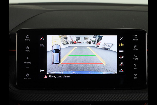Škoda Kamiq 1.0 TSI Monte Carlo 115 pk | Verlengde garantie | Navigatie via App | Panoramadak | Parkeersensoren | Achteruitrijcamera | Adaptieve cruise controle