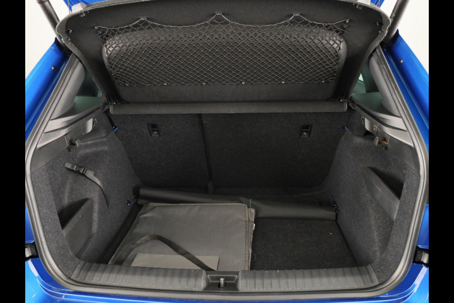 Škoda Kamiq 1.0 TSI Monte Carlo 115 pk | Verlengde garantie | Navigatie via App | Panoramadak | Parkeersensoren | Achteruitrijcamera | Adaptieve cruise controle