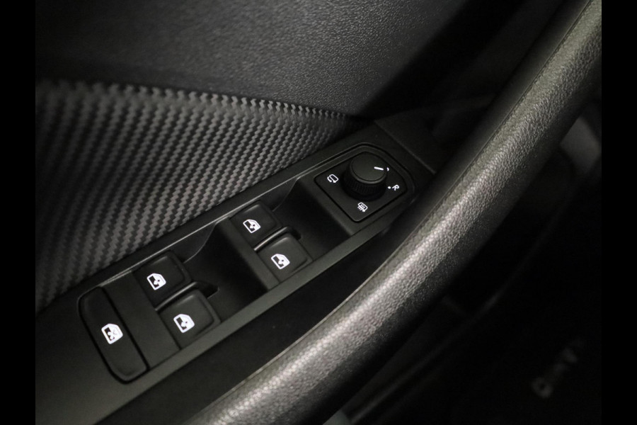 Škoda Kamiq 1.0 TSI Monte Carlo 115 pk | Verlengde garantie | Navigatie via App | Panoramadak | Parkeersensoren | Achteruitrijcamera | Adaptieve cruise controle