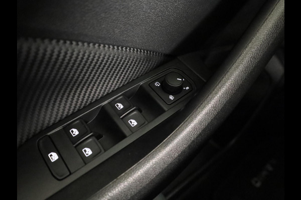 Škoda Kamiq 1.0 TSI Monte Carlo 115 pk | Verlengde garantie | Navigatie via App | Panoramadak | Parkeersensoren | Achteruitrijcamera | Adaptieve cruise controle