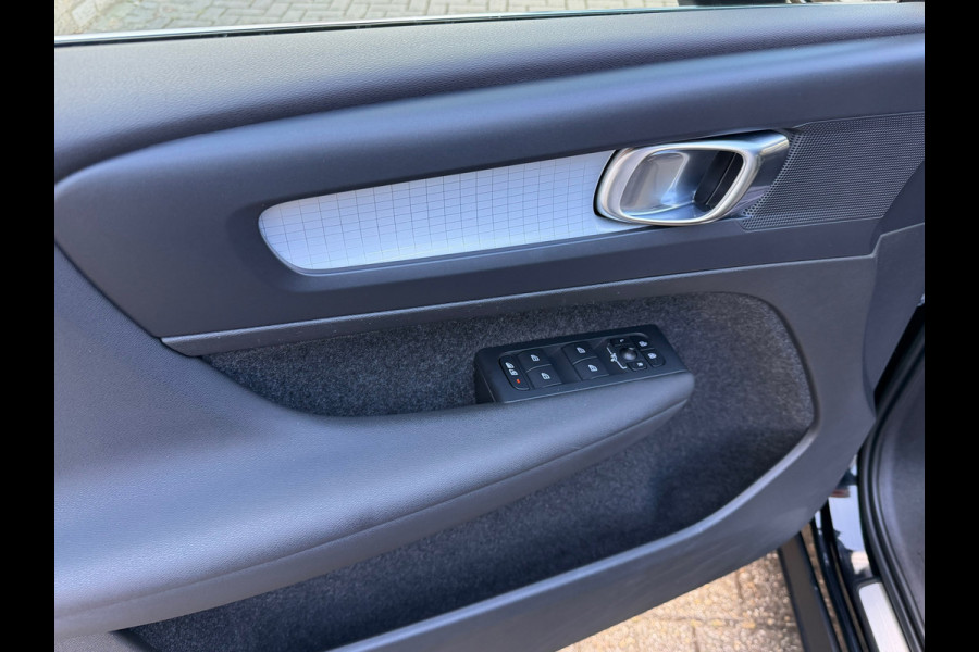 Volvo XC40 1.5 T5 Plug-in hybrid Plus Bright | Navigatie | Camera | Cruise | Clima.