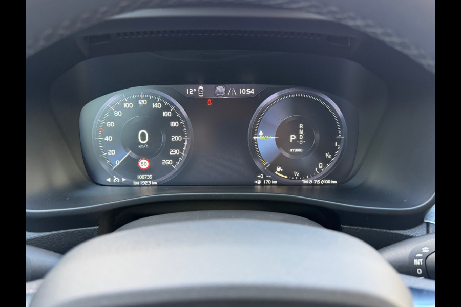 Volvo XC40 1.5 T5 Plug-in hybrid Plus Bright | Navigatie | Camera | Cruise | Clima.