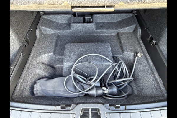 Volvo XC40 1.5 T5 Plug-in hybrid Plus Bright | Navigatie | Camera | Cruise | Clima.