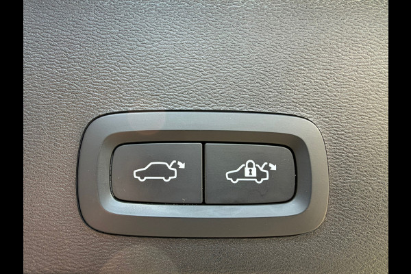 Volvo XC40 1.5 T5 Plug-in hybrid Plus Bright | Navigatie | Camera | Cruise | Clima.
