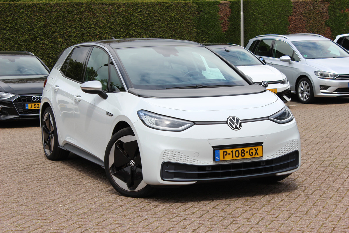 Volkswagen ID.3 First Max 58 kWh / SoH 94,9% / Full option! / Panoramadak / Camera / Head-up / Keyless / 20'' / ACC / Dodehoek / Elektr. stoelen / Massage / Navigatie / Stuurverwarming