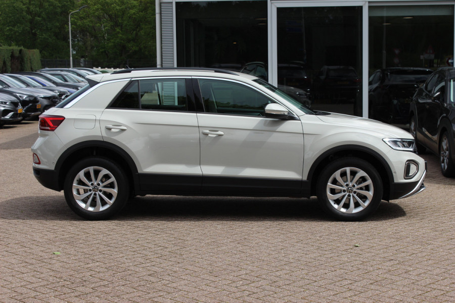 Volkswagen T-Roc 1.0 TSI Life Edition / Camera / CarPlay / Keyless / 17'' / Stoelverwarming / DAB / ACC / Climate Control