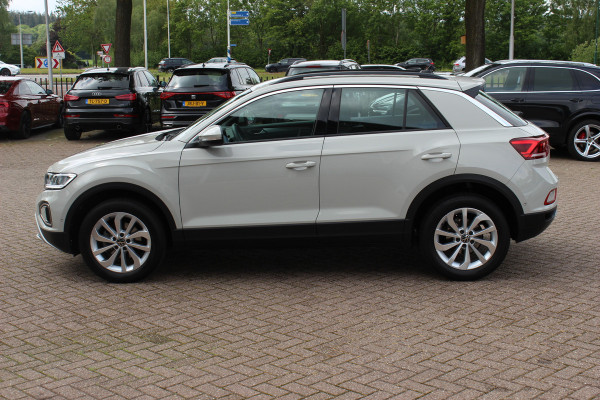 Volkswagen T-Roc 1.0 TSI Life Edition / Camera / CarPlay / Keyless / 17'' / Stoelverwarming / DAB / ACC / Climate Control