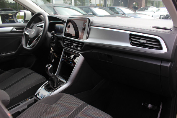 Volkswagen T-Roc 1.0 TSI Life Edition / Camera / CarPlay / Keyless / 17'' / Stoelverwarming / DAB / ACC / Climate Control