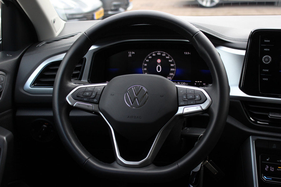 Volkswagen T-Roc 1.0 TSI Life Edition / Camera / CarPlay / Keyless / 17'' / Stoelverwarming / DAB / ACC / Climate Control