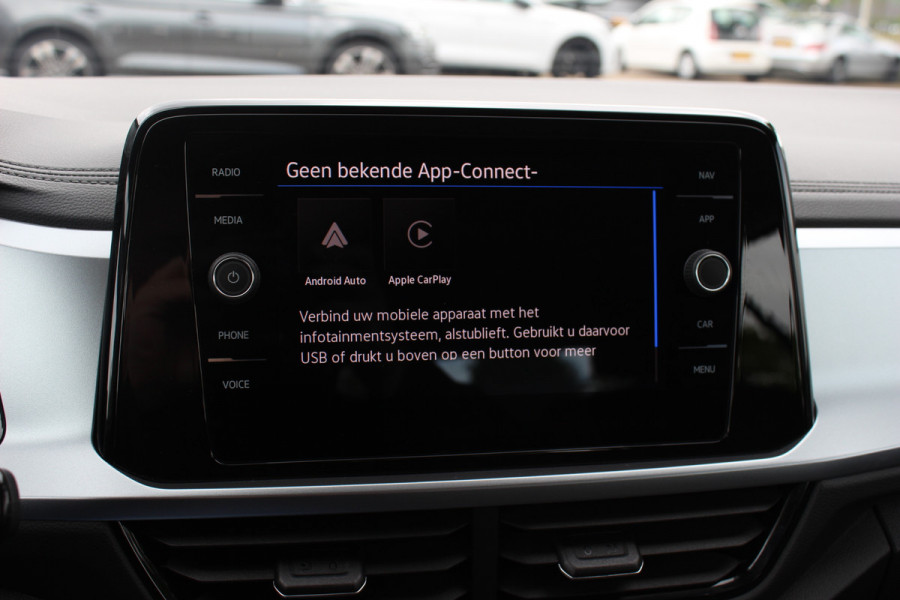 Volkswagen T-Roc 1.0 TSI Life Edition / Camera / CarPlay / Keyless / 17'' / Stoelverwarming / DAB / ACC / Climate Control