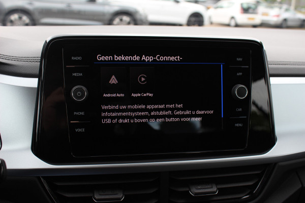 Volkswagen T-Roc 1.0 TSI Life Edition / Camera / CarPlay / Keyless / 17'' / Stoelverwarming / DAB / ACC / Climate Control