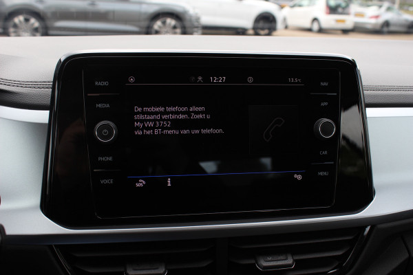 Volkswagen T-Roc 1.0 TSI Life Edition / Camera / CarPlay / Keyless / 17'' / Stoelverwarming / DAB / ACC / Climate Control