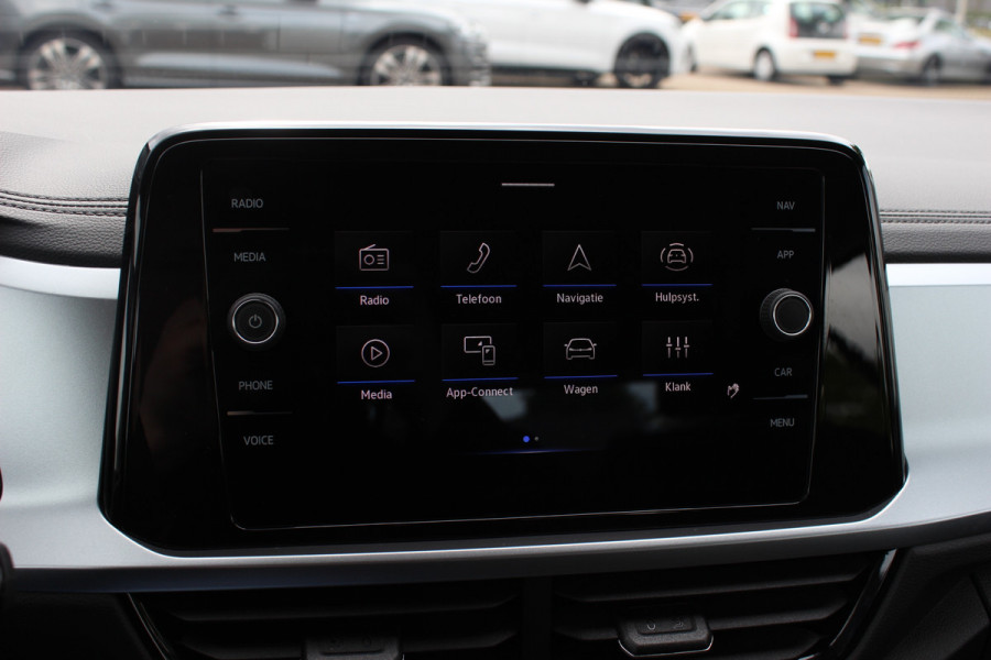 Volkswagen T-Roc 1.0 TSI Life Edition / Camera / CarPlay / Keyless / 17'' / Stoelverwarming / DAB / ACC / Climate Control