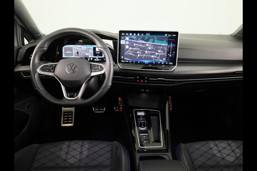 Volkswagen Golf variant R-Line-Edition 1.5 eTSI 85 kW 116 pk Automaat (DSG) | Verlengde garantie | Navigatie | Panoramadak | Parkeersensoren | Rondomzicht camera | Black Style pakket | R-Line |