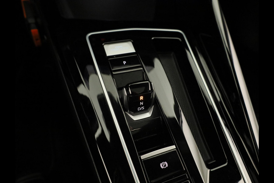 Volkswagen Golf variant R-Line-Edition 1.5 eTSI 85 kW 116 pk Automaat (DSG) | Verlengde garantie | Navigatie | Panoramadak | Parkeersensoren | Rondomzicht camera | Black Style pakket | R-Line |