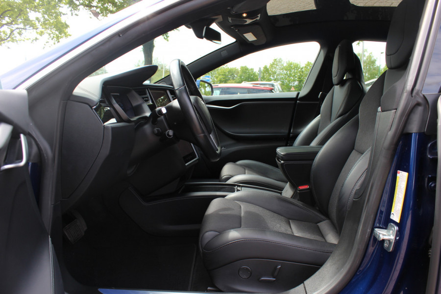 Tesla Model S 75D Base / Autopilot 2.5 / Panoramadak / Camera / Premium Audio / Luchtvering / Navigatie / 19'' / Stoelverwarming / Keyless