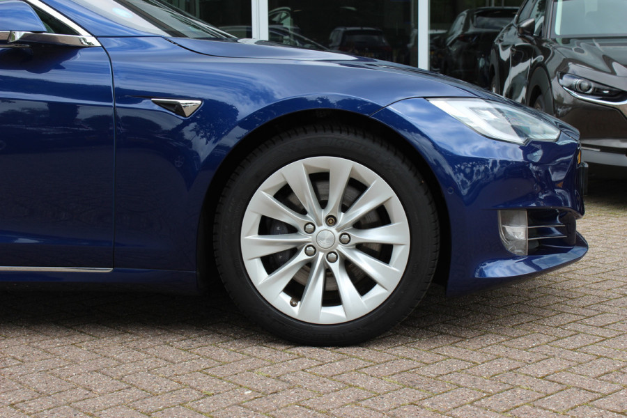 Tesla Model S 75D Base / Autopilot 2.5 / Panoramadak / Camera / Premium Audio / Luchtvering / Navigatie / 19'' / Stoelverwarming / Keyless