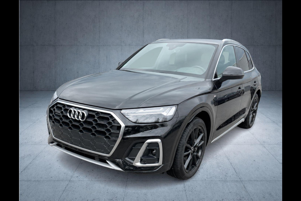 Audi Q5 55 TFSI e S edition Competition SLine|367PK|Headup|Luchtvering