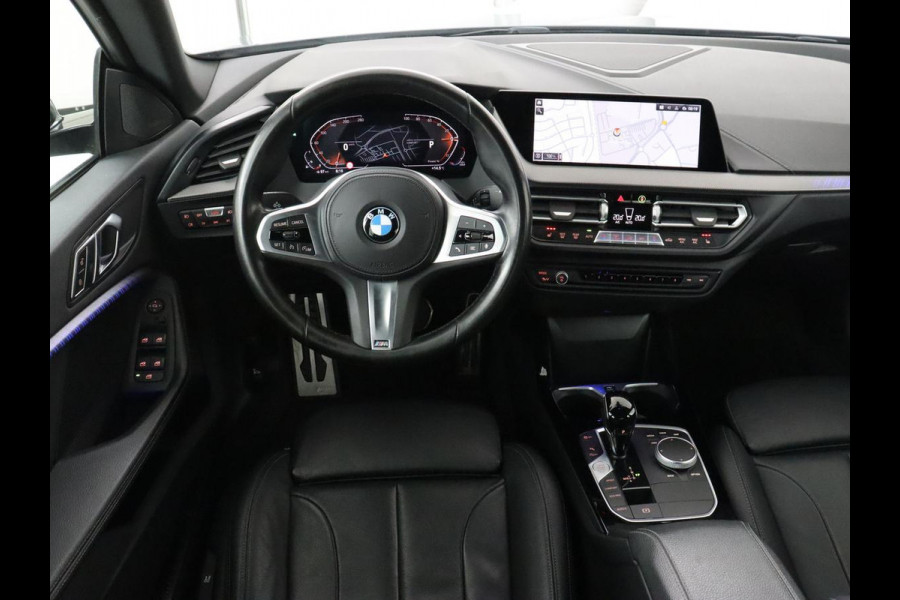 BMW 2 Serie Gran Coupé 218i M Sport | Stoelverwarming | Camera | Carplay | Sportstoelen | Leder | Live Cockpit | Climate control | Navigatie | Cruise control | Parkeer hulp