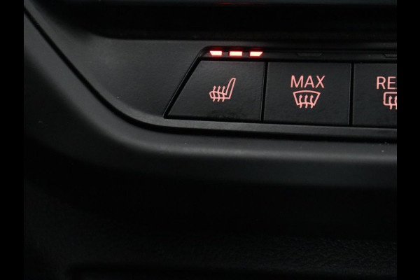 BMW 2 Serie Gran Coupé 218i M Sport | Stoelverwarming | Camera | Carplay | Sportstoelen | Leder | Live Cockpit | Climate control | Navigatie | Cruise control | Parkeer hulp