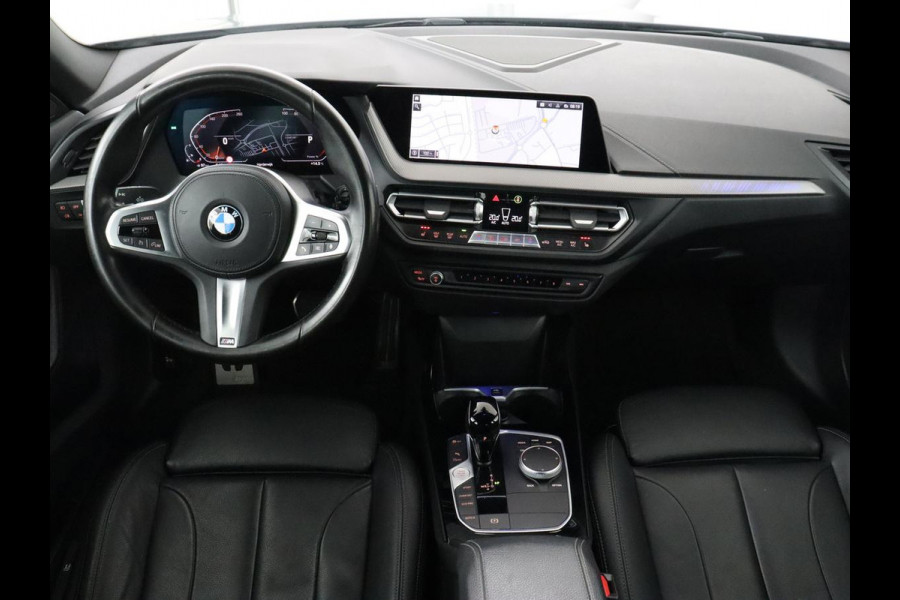 BMW 2 Serie Gran Coupé 218i M Sport | Stoelverwarming | Camera | Carplay | Sportstoelen | Leder | Live Cockpit | Climate control | Navigatie | Cruise control | Parkeer hulp