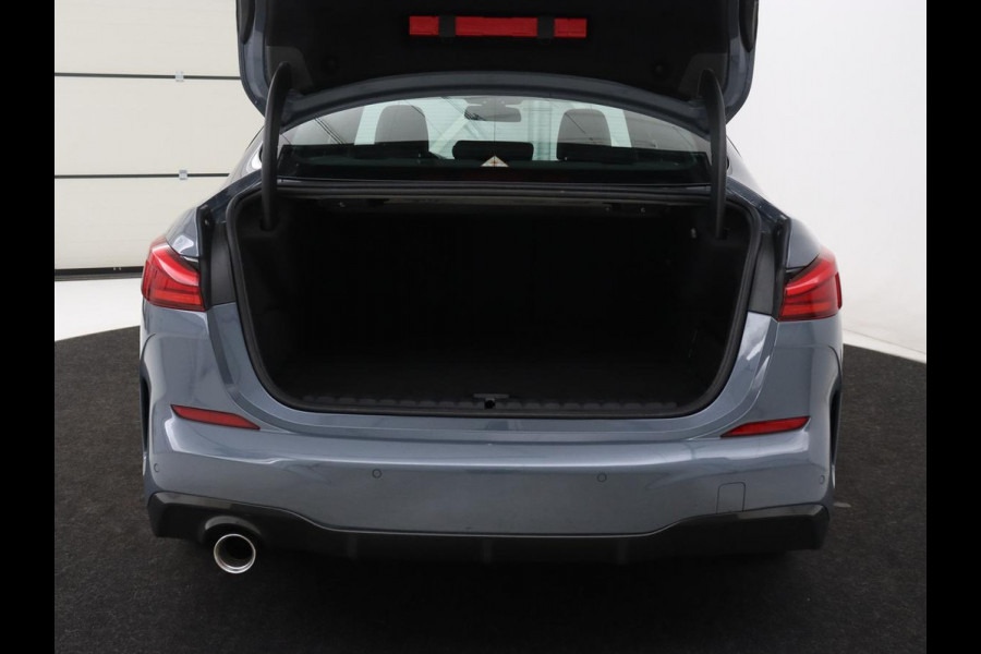 BMW 2 Serie Gran Coupé 218i M Sport | Stoelverwarming | Camera | Carplay | Sportstoelen | Leder | Live Cockpit | Climate control | Navigatie | Cruise control | Parkeer hulp