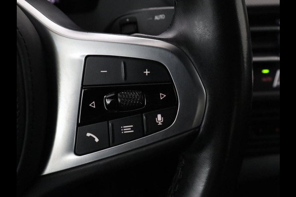 BMW 2 Serie Gran Coupé 218i M Sport | Stoelverwarming | Camera | Carplay | Sportstoelen | Leder | Live Cockpit | Climate control | Navigatie | Cruise control | Parkeer hulp