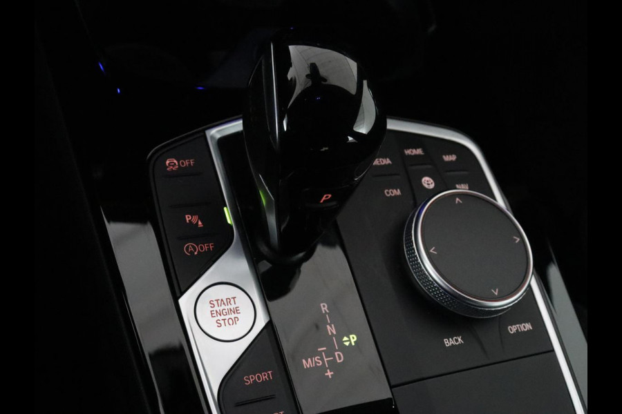 BMW 2 Serie Gran Coupé 218i M Sport | Stoelverwarming | Camera | Carplay | Sportstoelen | Leder | Live Cockpit | Climate control | Navigatie | Cruise control | Parkeer hulp
