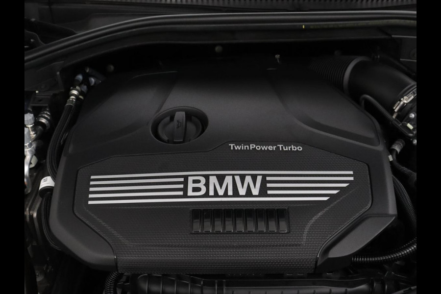 BMW 2 Serie Gran Coupé 218i M Sport | Stoelverwarming | Camera | Carplay | Sportstoelen | Leder | Live Cockpit | Climate control | Navigatie | Cruise control | Parkeer hulp