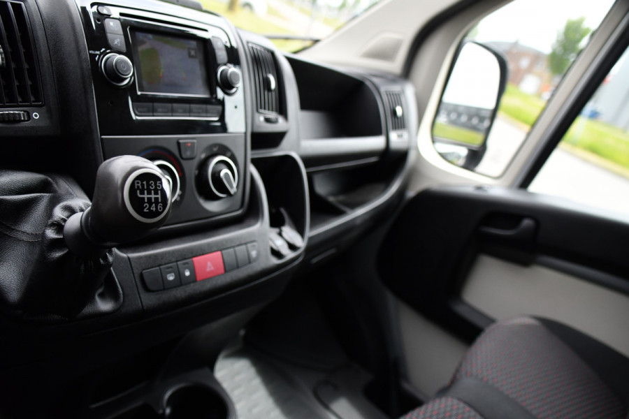 Peugeot Boxer 2.0 BlueHDI L1H1 Pro PB Edition Camera, Cruise, Multimedia, 130pk, Trekhaak, Airco, Radio, Uniek!