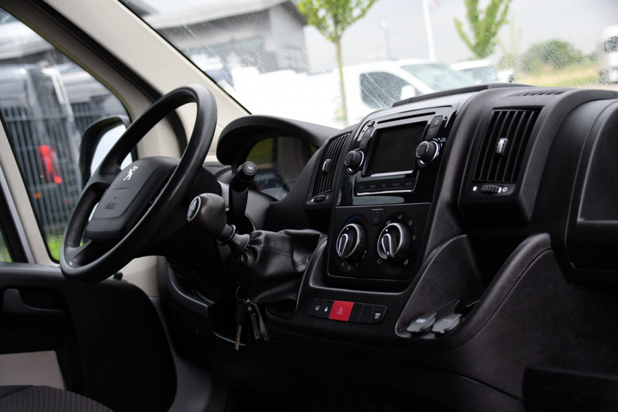 Peugeot Boxer 2.0 BlueHDI L1H1 Pro PB Edition Camera, Cruise, Multimedia, 130pk, Trekhaak, Airco, Radio, Uniek!