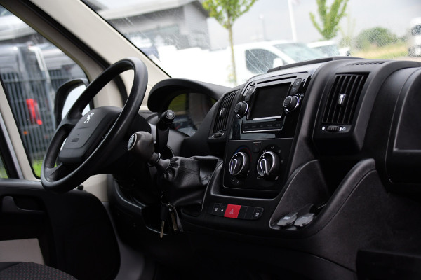 Peugeot Boxer 2.0 BlueHDI L1H1 Pro PB Edition Camera, Cruise, Multimedia, 130pk, Trekhaak, Airco, Radio, Uniek!