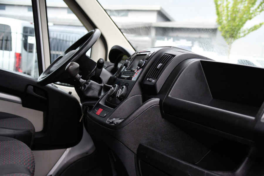 Peugeot Boxer 2.0 BlueHDI L1H1 Pro PB Edition Camera, Cruise, Multimedia, 130pk, Trekhaak, Airco, Radio, Uniek!