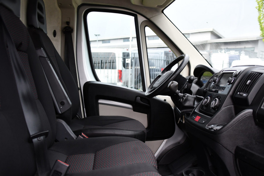 Peugeot Boxer 2.0 BlueHDI L1H1 Pro PB Edition Camera, Cruise, Multimedia, 130pk, Trekhaak, Airco, Radio, Uniek!