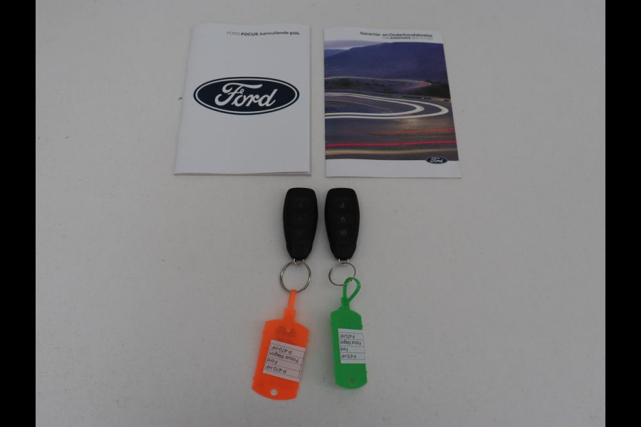 Ford Focus 1.0 EcoBoost Hybrid ST Line X | Stoelverwarming | Trekhaak | Adaptive cruise | Camera | Carplay | Navigatie | Side Assist | Stuurverwarming | Digital Cockpit | Full LED | Keyless