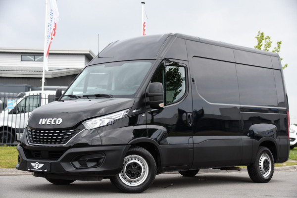 Iveco Daily 35S14V 2.3 L2H2 Cruise, LED, 3500kg Trekhaak, Automaat, Bluetooth, Geveerde stoel, Sensoren, Uniek!