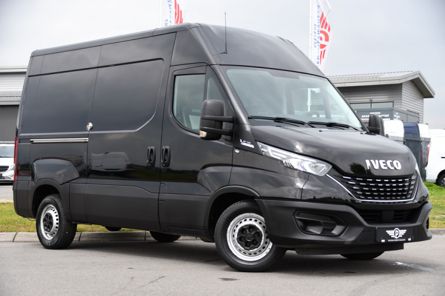 Iveco Daily 35S14V 2.3 L2H2 Cruise, LED, 3500kg Trekhaak, Automaat, Bluetooth, Geveerde stoel, Sensoren, Uniek!