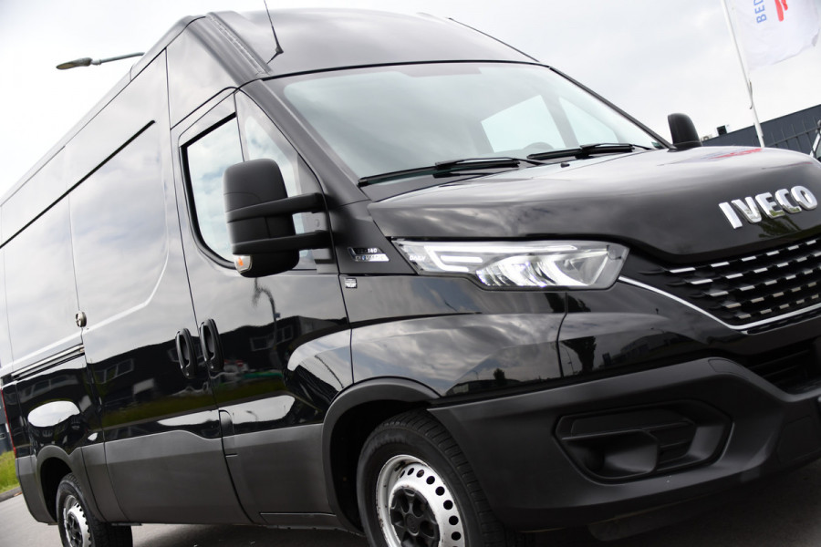 Iveco Daily 35S14V 2.3 L2H2 Cruise, LED, 3500kg Trekhaak, Automaat, Bluetooth, Geveerde stoel, Sensoren, Uniek!