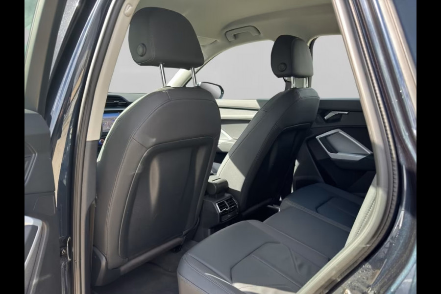 Audi Q3 45 Tfsi-e S-Tonic ** LED, LEDER, INDIVIDUAL KLEUR, ACC, KEYLESS, 17-inch LMV ** 1e EIG - UNFALLFREI ** ** INFORMEER OOK NAAR ONZE AANTREKKELIJKE FINANCIAL-LEASE TARIEVEN **