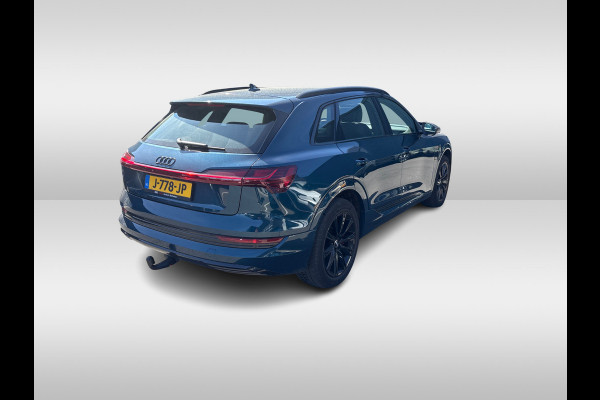 Audi e-tron e-tron 55 quattro advanced 95 kWh / Trekhaak / Panoramadak / Camera / Matrix LED / Keyless / B&O / 20'' / Nachtzicht / Leder / CarPlay / Stoelverwarming / DAB / ACC